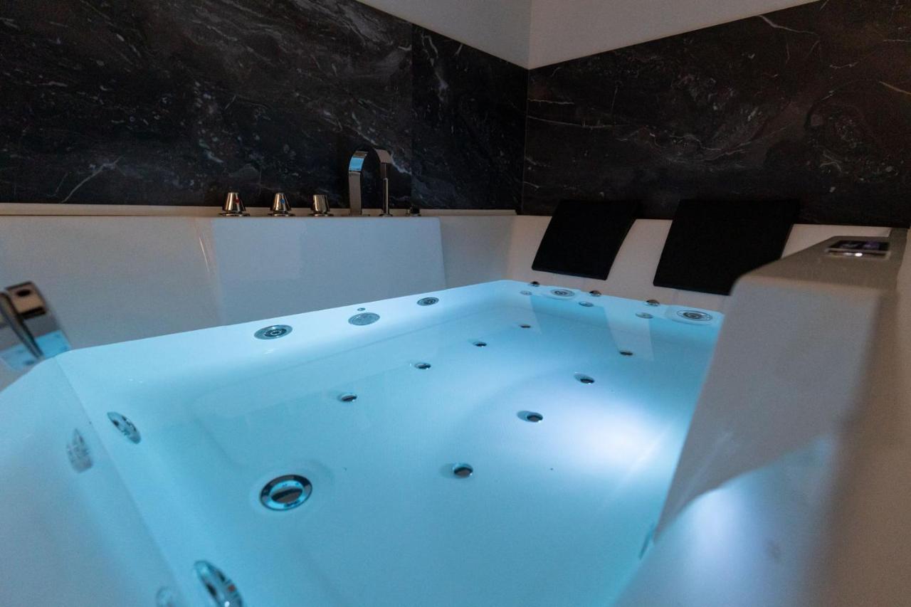 B&B Chiaro Di Luna 巴列塔 外观 照片